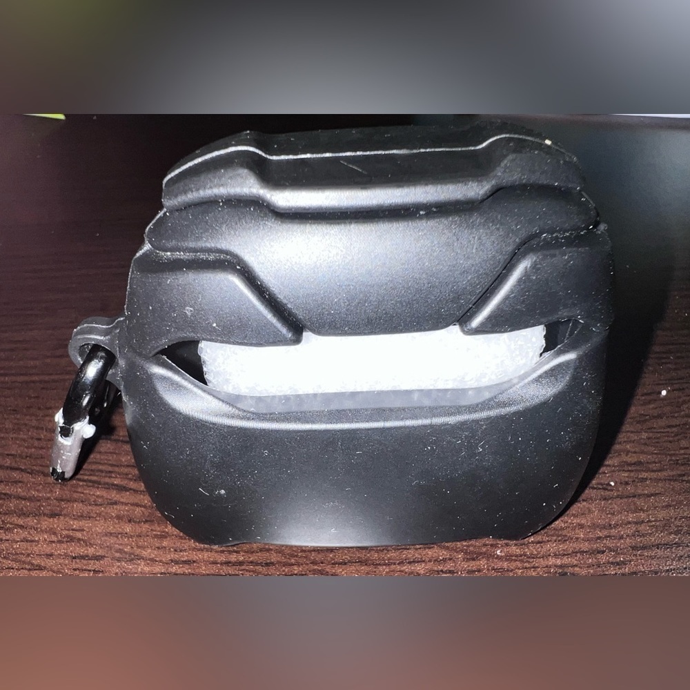 Brand new AirPods Pro case. Super cute! - Picture 5 of 6